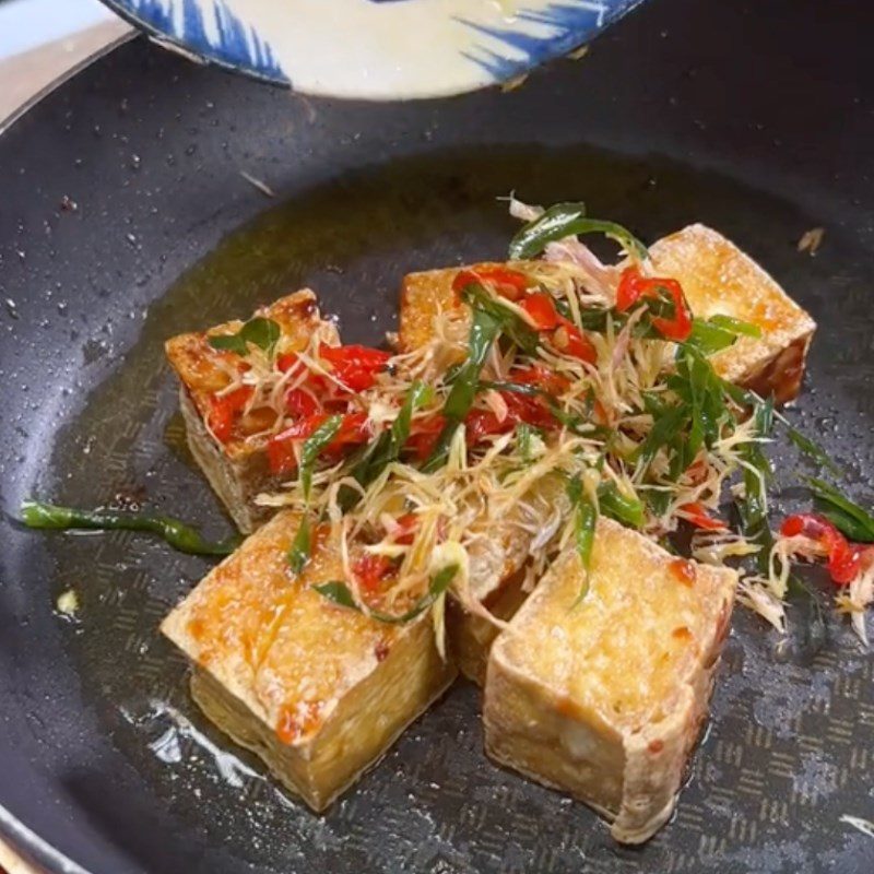 Step 3 Making Tofu with Lemongrass Tofu with lemongrass (Recipe from the TikTok channel Vegetarian Kitchen XANH)