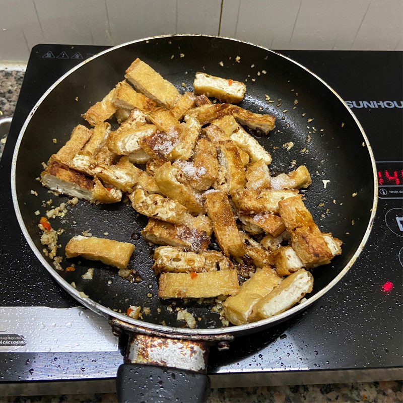 Step 3 Make stir-fried tofu with lemongrass and chili Stir-fried tofu with lemongrass and chili