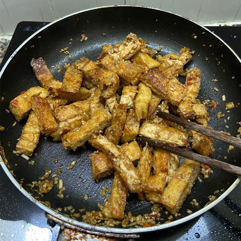 Step 3 Stir-fried tofu with lemongrass and chili Stir-fried tofu with lemongrass and chili
