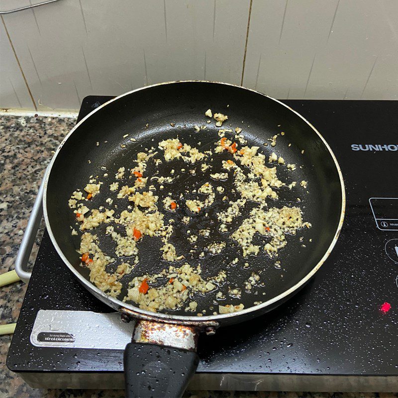 Step 3 Make stir-fried tofu with lemongrass and chili Stir-fried tofu with lemongrass and chili