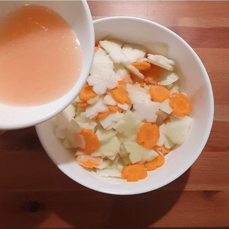 Step 3 Making kohlrabi salad