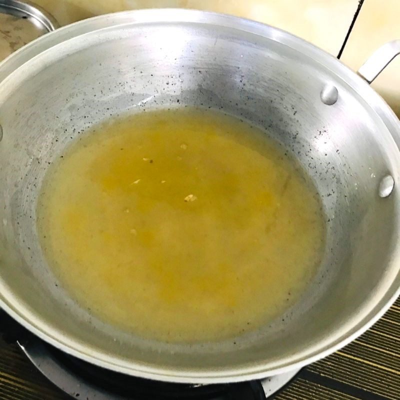 Step 5 Sweet and sour chicken wings Fried chicken wings with sweet and sour sauce