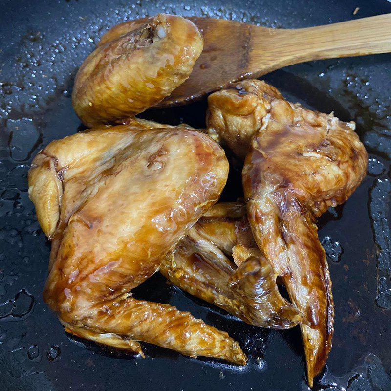 Step 3 Making sweet and sour black vinegar chicken wings Sweet and sour black vinegar chicken wings