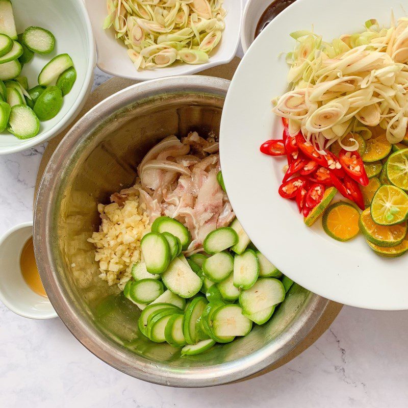 Step 3 Making green mango salad with pig's ear Green mango salad with pig's ear