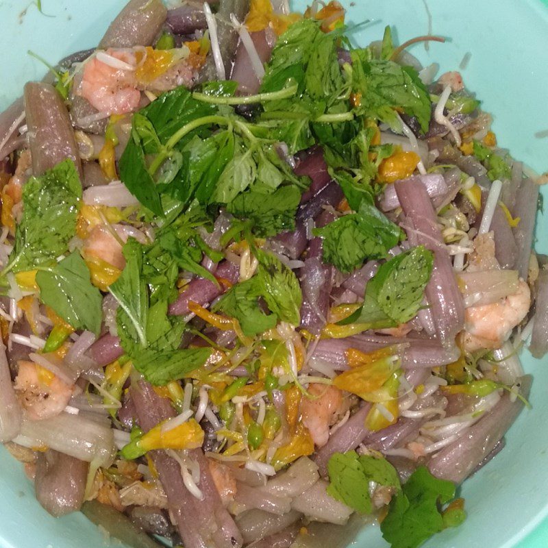 Step 3 Making shrimp salad with water lily Shrimp salad with water lily
