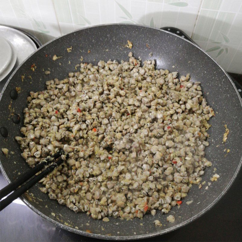 Step 3 Make Stir-fried Clams with Lemongrass and Chili Stir-fried Clams with Lemongrass and Chili