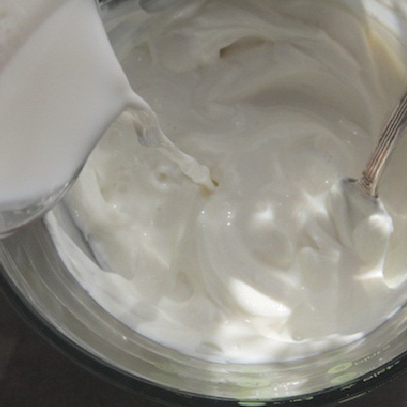 Step 2 Make the ice cream mixture Yogurt raspberry ice cream