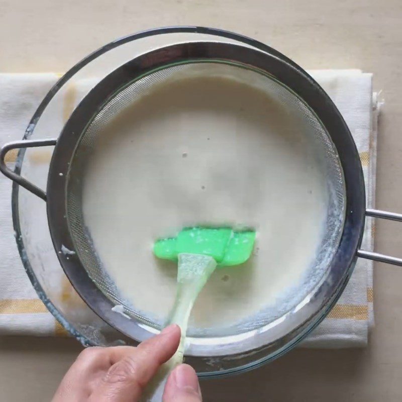 Step 3 Make the tofu milk cream mixture for matcha tofu pudding