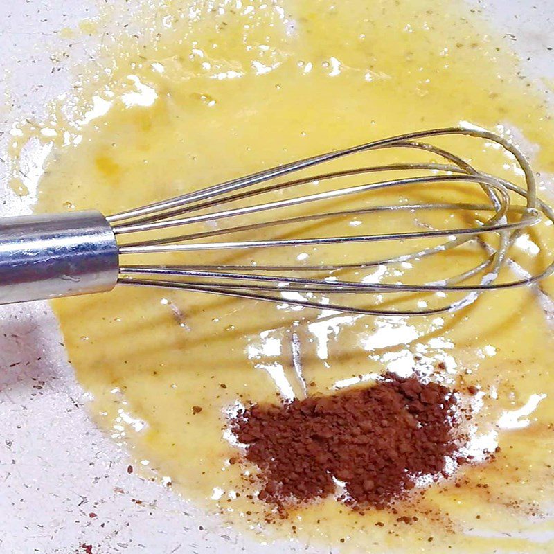 Step 1 Make the egg cream mixture for Chocolate Cream Sponge Cake