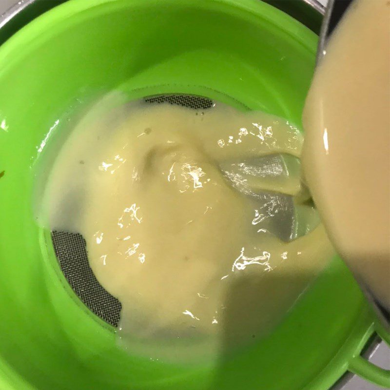 Step 1 Make the egg milk mixture for the egg tart using an air fryer