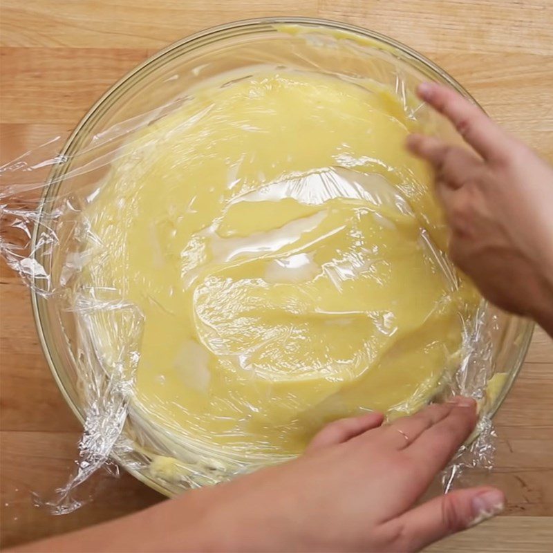 Step 3 Make egg milk ice cream Croquembouche cake