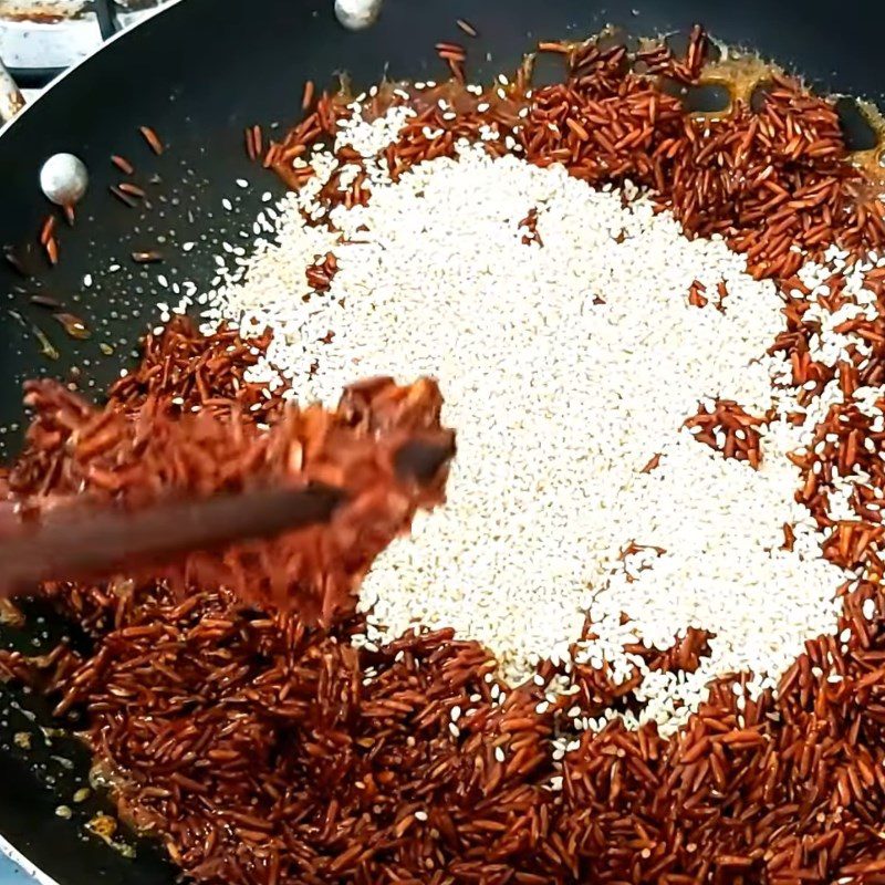 Step 4 Making brown rice sesame candy Brown rice candy with sesame