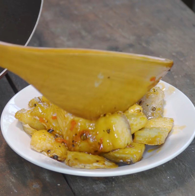 Step 3 Dried fish with garlic and chili Dried fish with garlic and chili