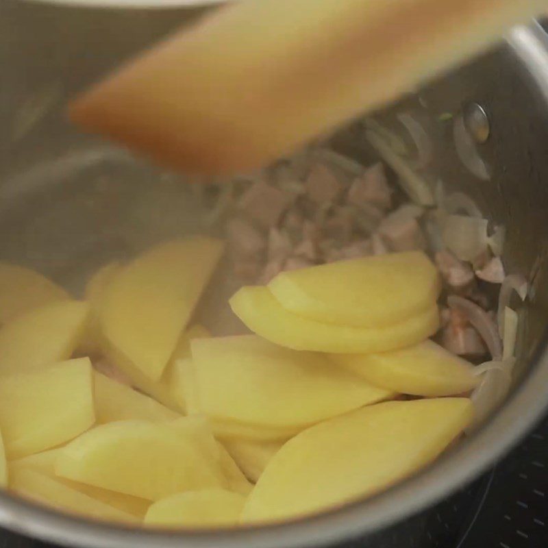 Step 4 Make mashed potatoes Tuna with cheese sauce