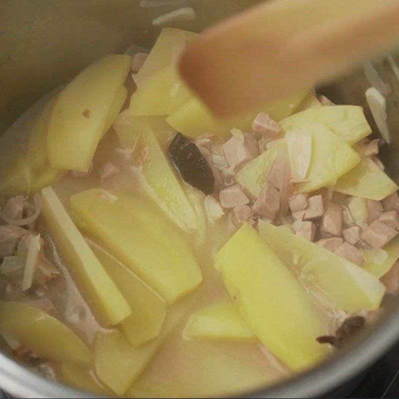 Step 4 Make mashed potatoes Tuna with cheese sauce