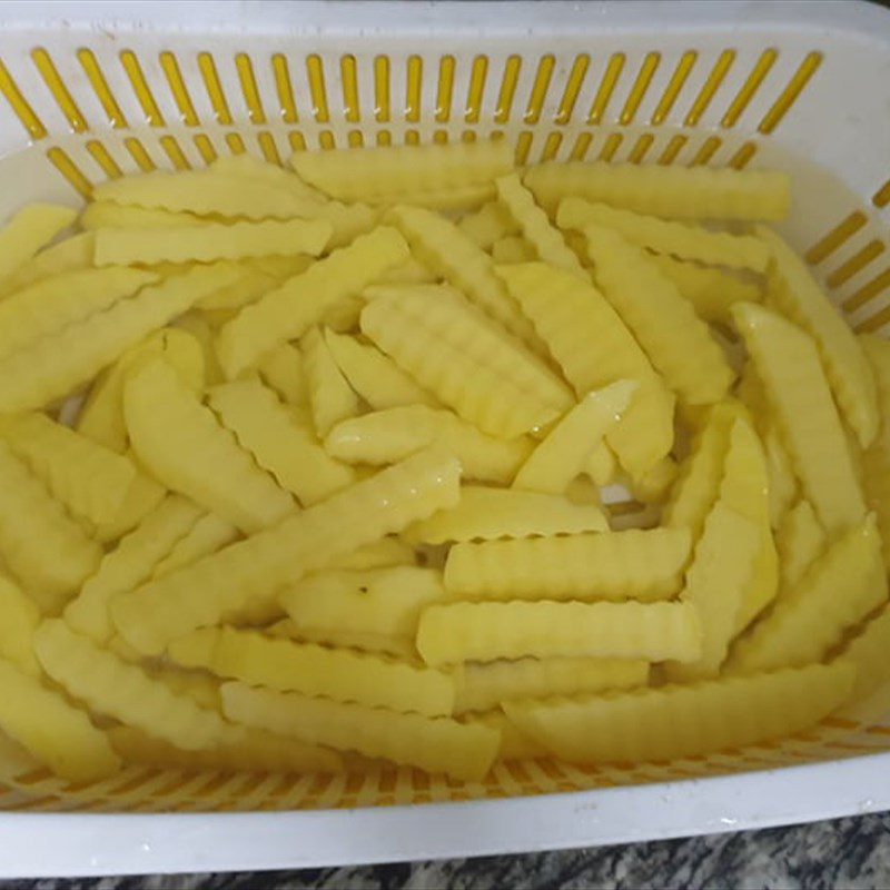 Step 3 Making French fries and fried eggs using an air fryer (Recipe shared by a user)