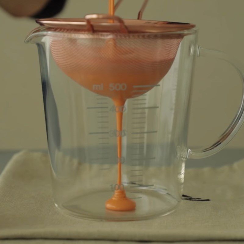 Step 7 Make the chocolate coating for the cake Pumpkin-shaped pumpkin cake