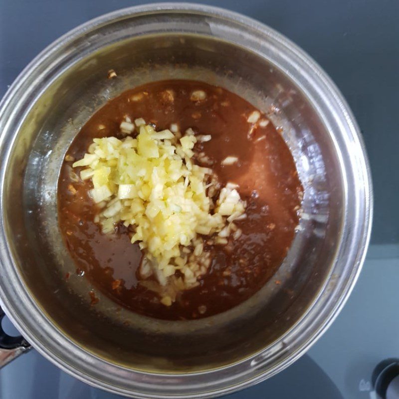 Step 3 Making fish sauce with crispy tilapia