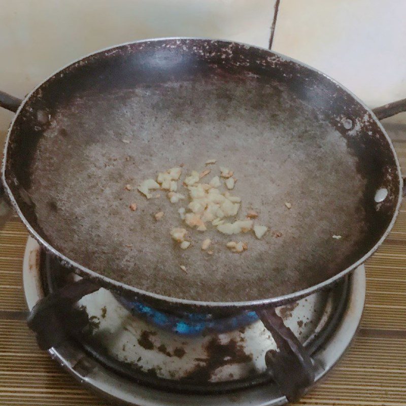 Step 3 Making stir-fried squid noodles Stir-fried squid noodles (recipe shared by users)