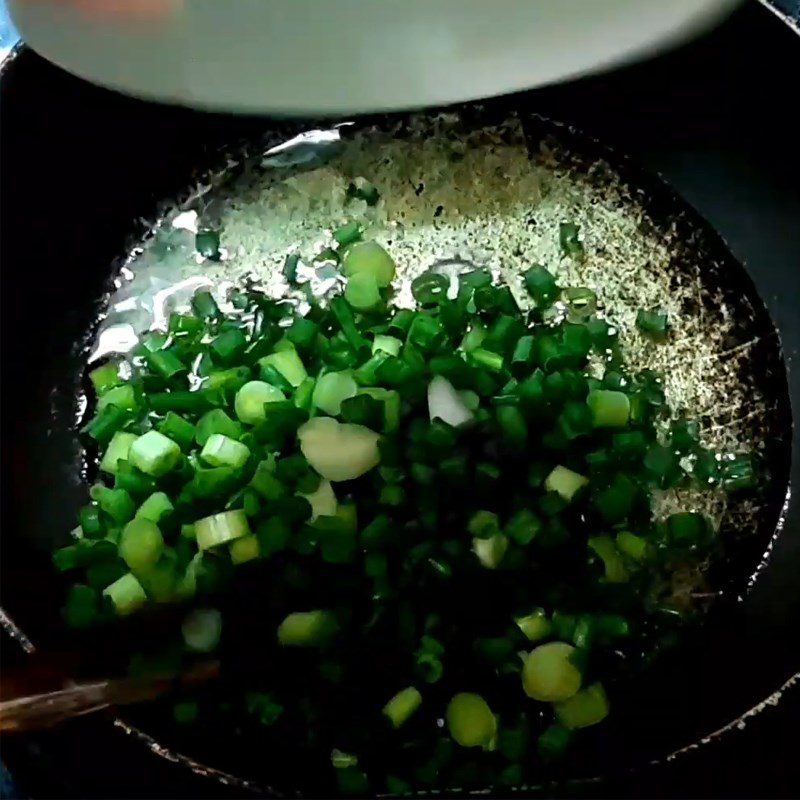 Step 3 Make onion oil Grilled scallops with onion oil