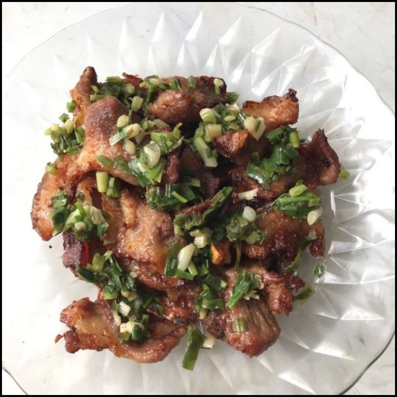 Step 4 Making scallion oil Crispy fried pork coated with scallion oil