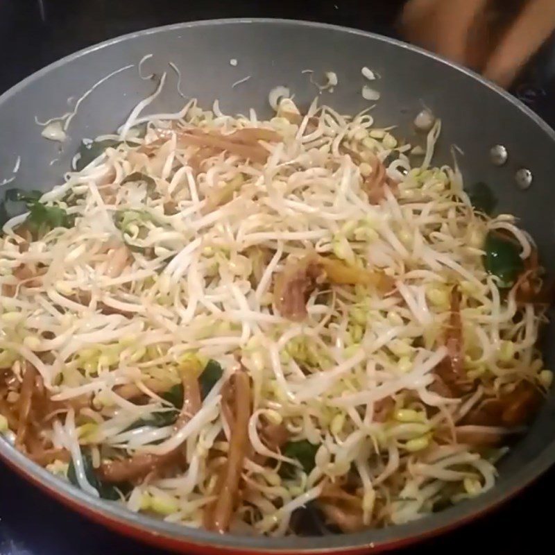 Step 5 Making Stir-fried Dried Squid with Bean Sprouts Dried Squid Stir-fried Bean Sprouts