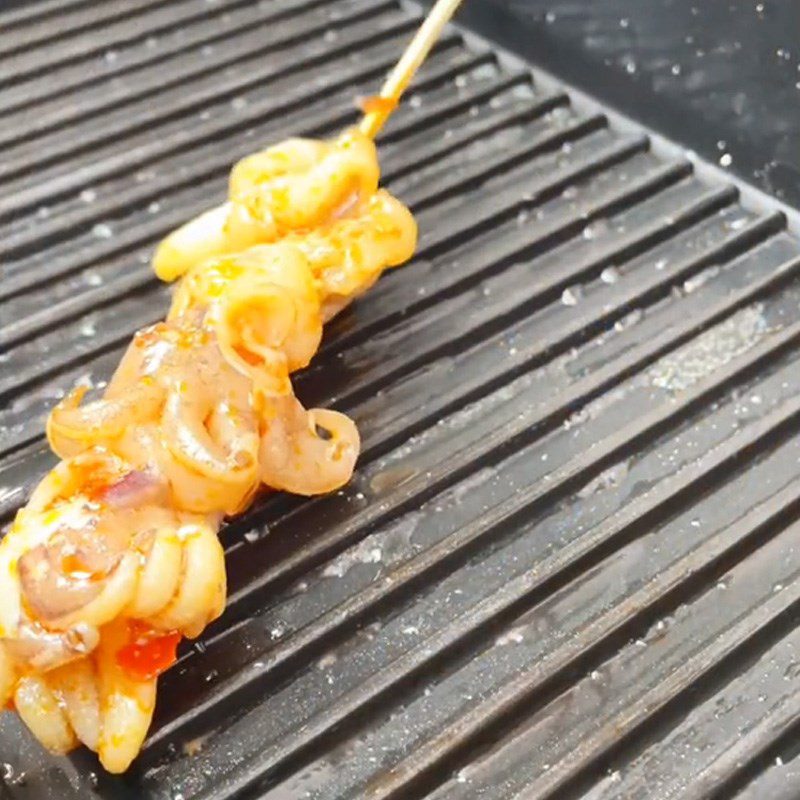 Step 2 Make Grilled Squid with Satay Grilled Squid with Satay (Recipe shared from TikTok Cook with TasteVN)