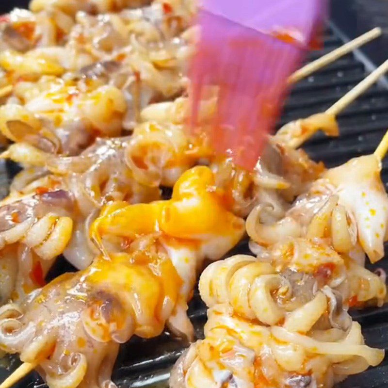 Step 2 Grilled squid with satay Grilled squid with satay (Recipe shared from TikTok Cooking with TasteVN)