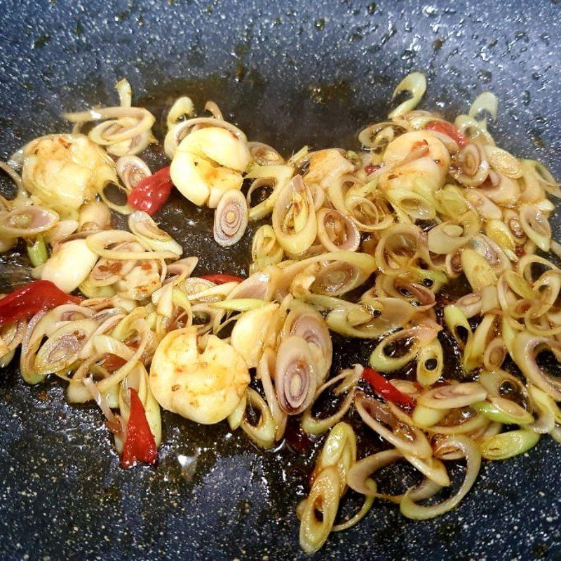 Step 3 Stir-fried squid with lemongrass and chili Stir-fried squid with lemongrass and chili