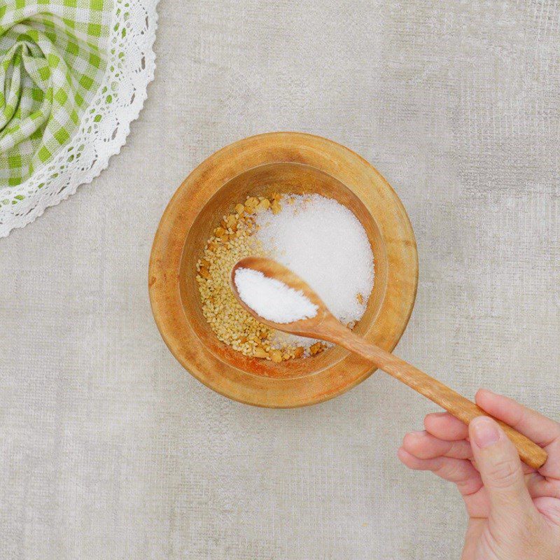 Step 4 Make peanut salt Cassava cake