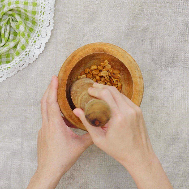 Step 4 Make peanut salt Cassava cake