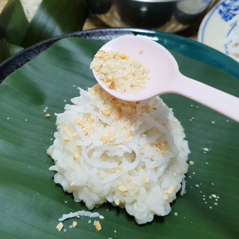 Step 5 Make sesame salt and finish Sticky corn (steamed corn) with a rice cooker