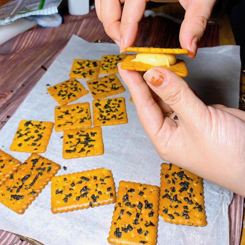 Step 4 Make the filling Seaweed cheese filling cookies