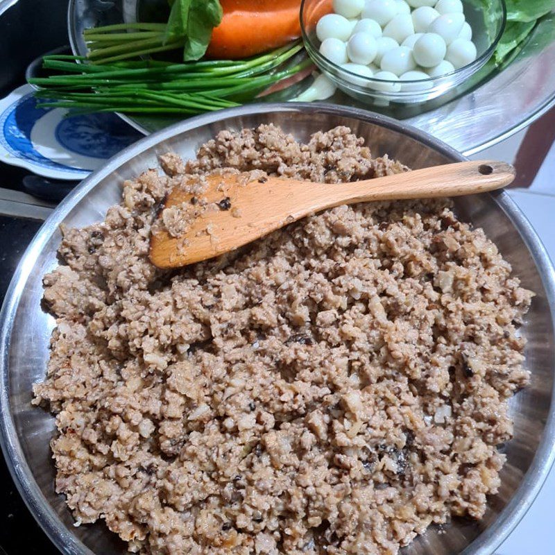 Step 3 Make the filling of quail egg cheese buns