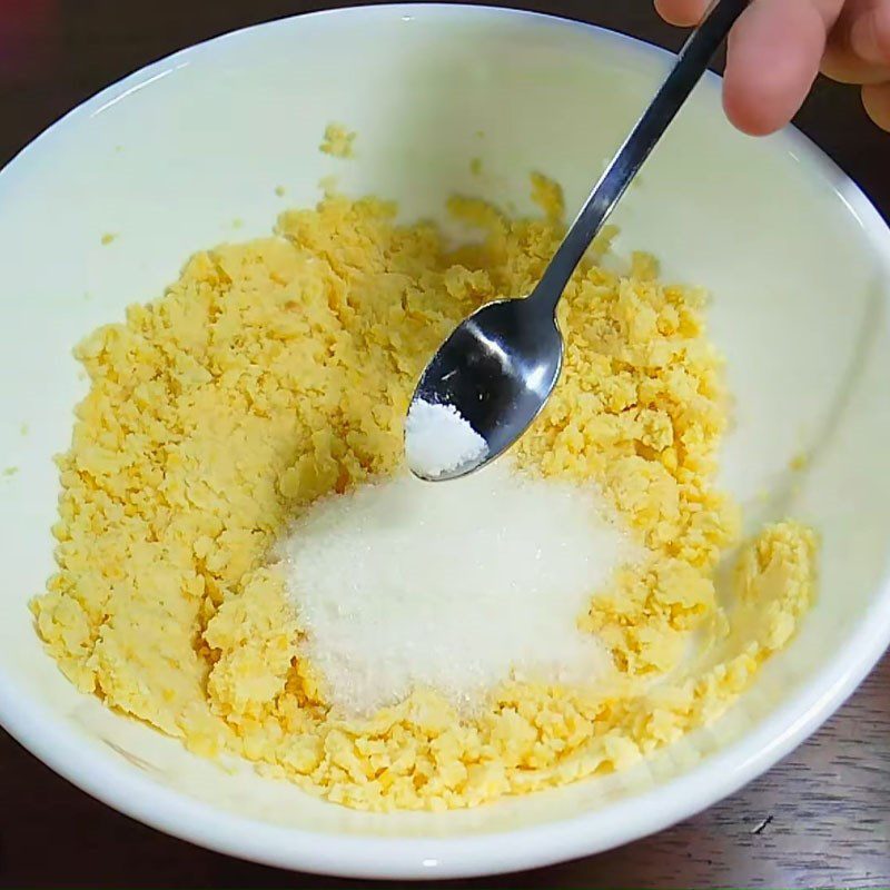 Step 4 Making mung bean filling Steamed pumpkin cake with coconut