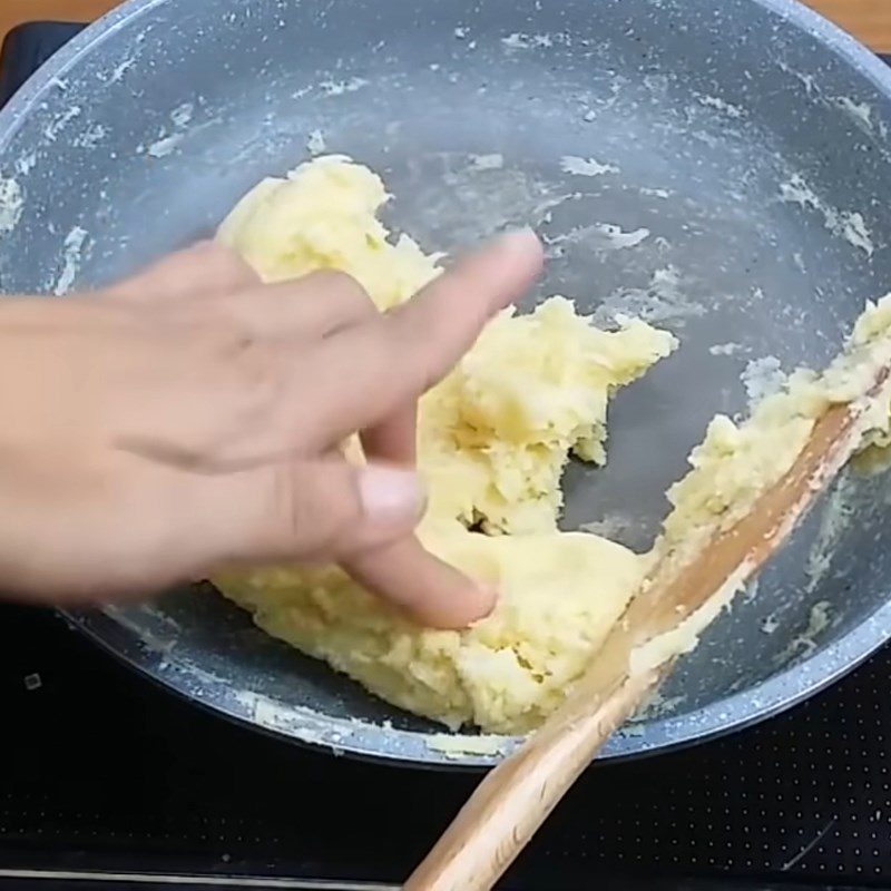 Step 2 Make mung bean filling Mung bean starch cake filling