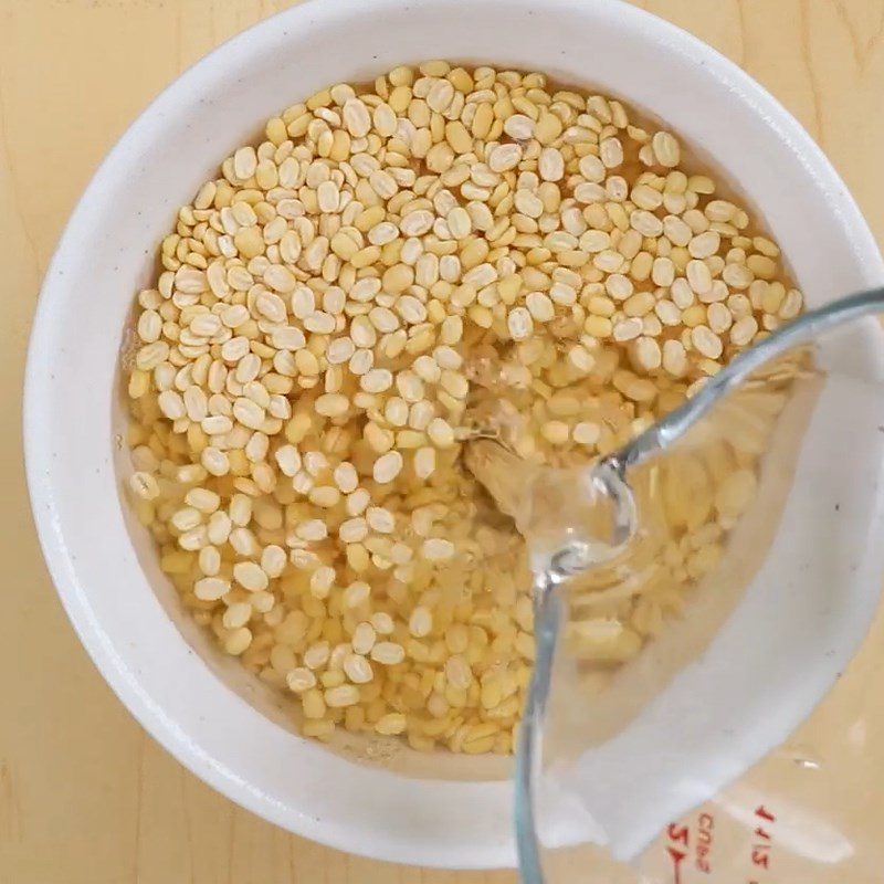 Step 1 Making the mung bean filling for traditional Xu Xe cake