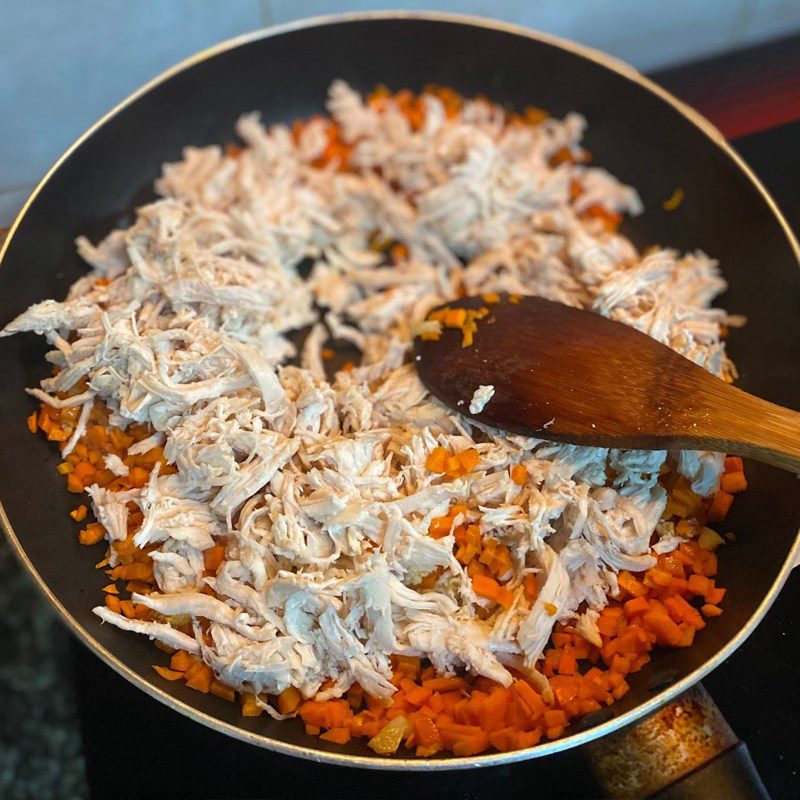 Step 3 Make the char siu chicken filling Chicken meat sandwich (recipe shared by a user)