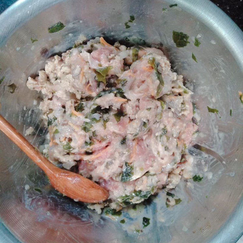 Step 2 Making seafood filling for seafood spring rolls with an air fryer