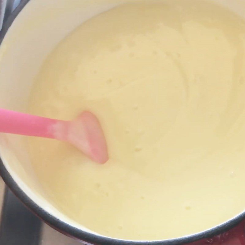 Step 1 Make the cream filling for Cream-filled Waffle Bread