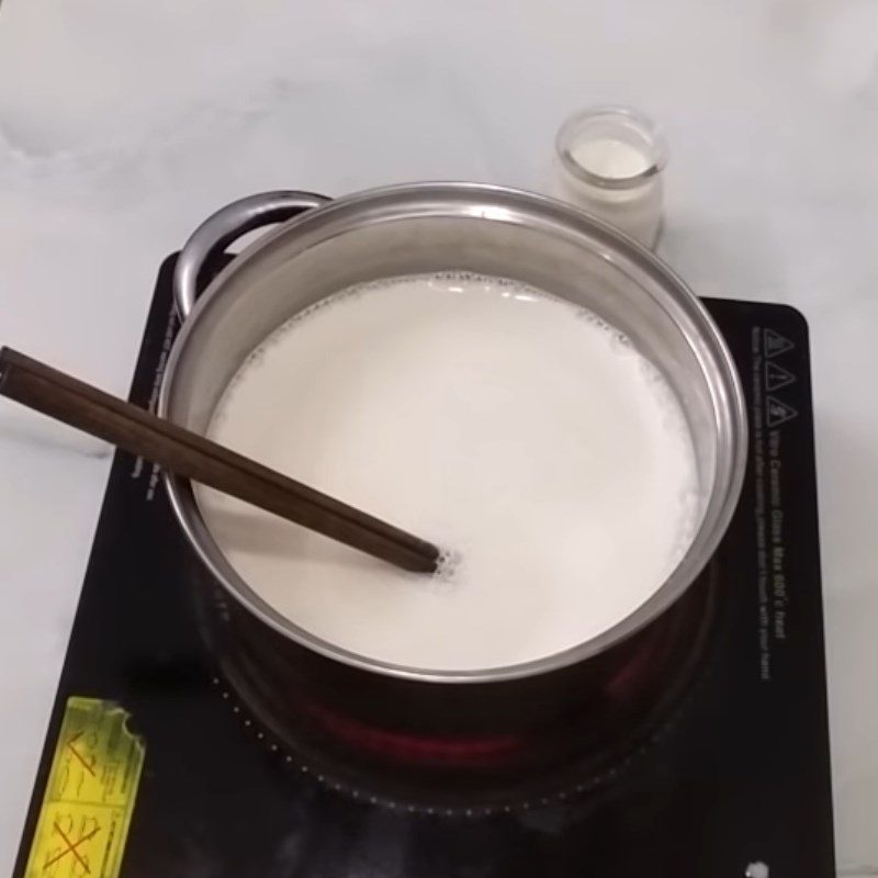 Step 1 Heat the fresh milk mixture Yogurt from fresh milk (using sunlight)