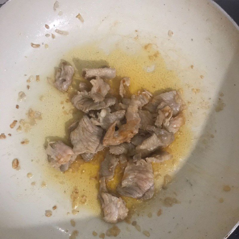 Step 4 Make pork stir-fried noodles Pork stir-fried noodles