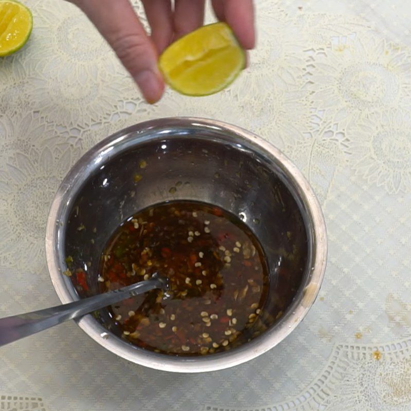 Step 6 Make the dipping sauce Quang noodles with chicken Da Nang