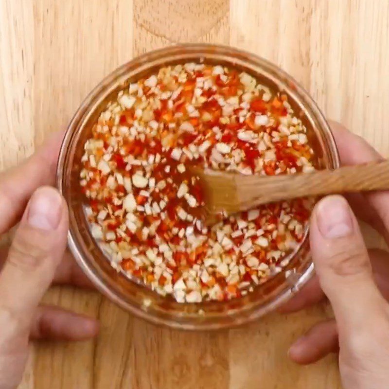 Step 4 Make dipping sauce for braised beef shank in coconut water