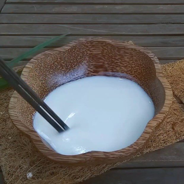 Step 3 Make coconut milk for coconut water dessert