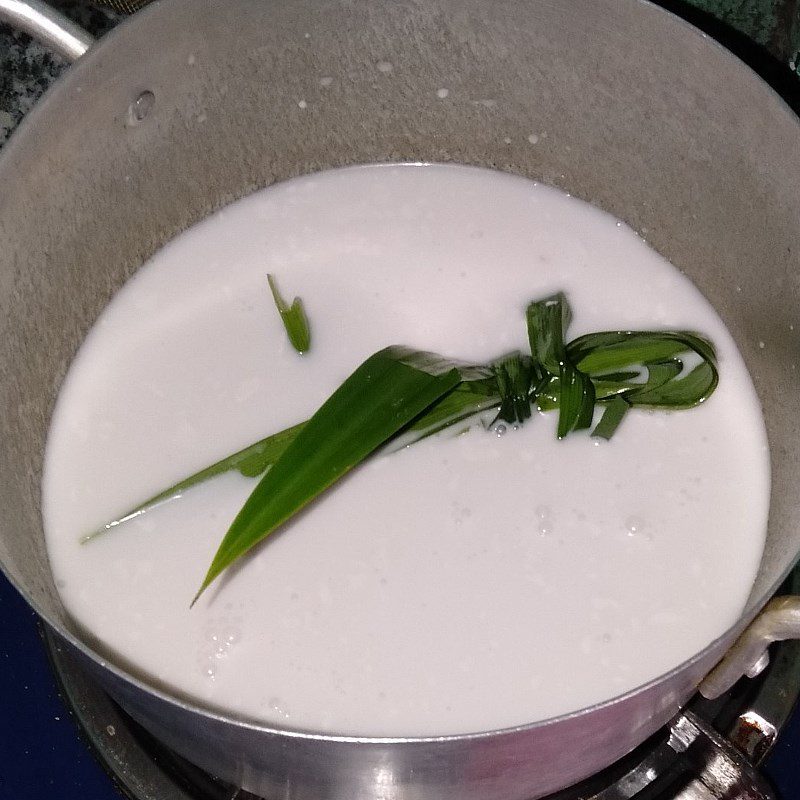 Step 4 Making Coconut Milk American Corn Sweet Soup with Tapioca Pearls