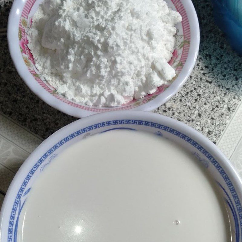 Step 3 Making coconut milk Steamed banana cake with coconut milk using tapioca flour and rice flour