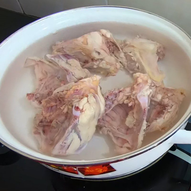 Step 4 Making the soup broth Bird's nest crab soup