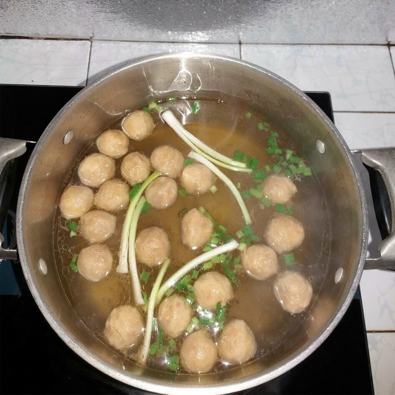 Step 2 Making the broth for beef brisket pho using a pressure cooker