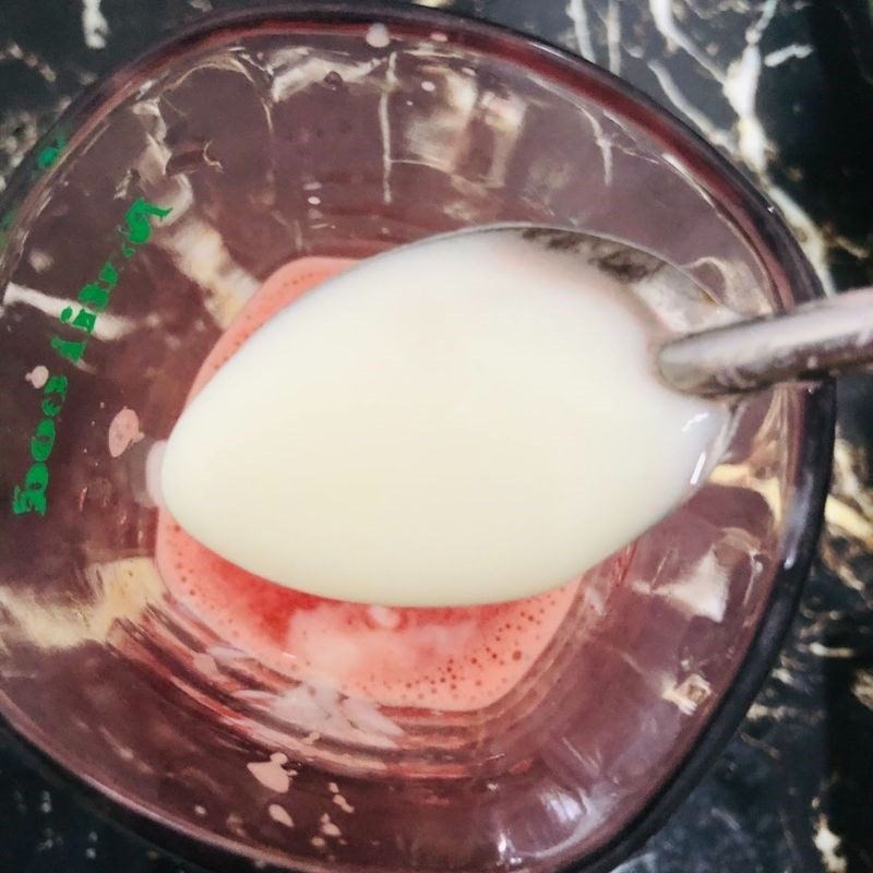 Step 3 Make watermelon yogurt juice Watermelon yogurt juice